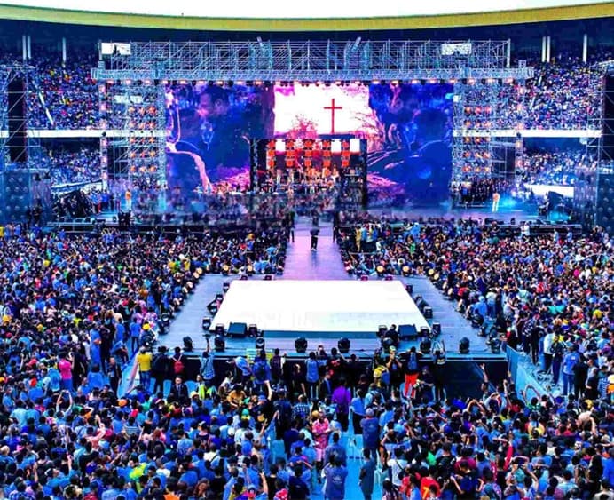 Il palco per concerti gospel di Maajabu è stato installato con successo grazie ai supporti tecnici del palco Loong