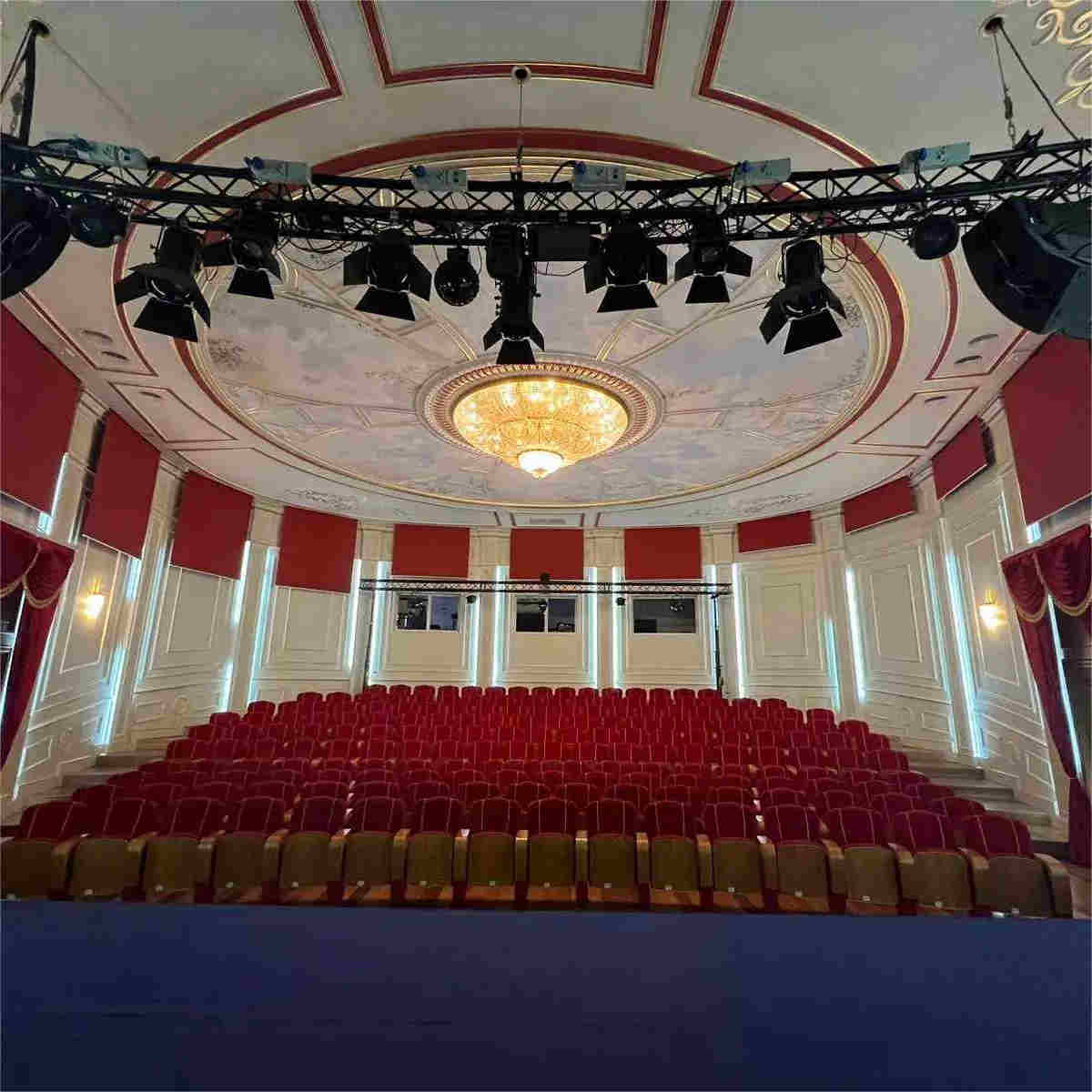 Strutture di illuminazione personalizzate per uso teatrale